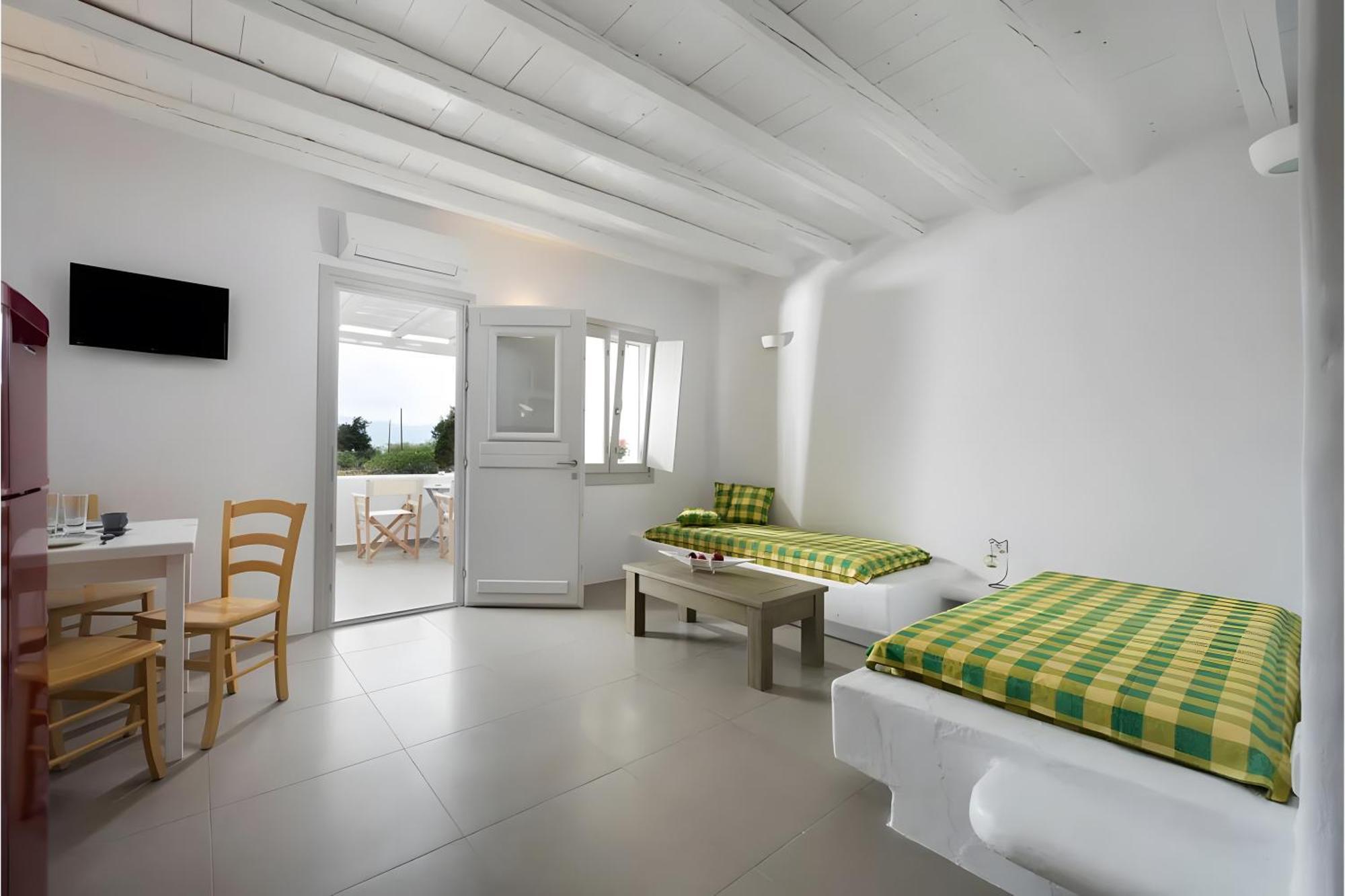 Maisonette No 3 90 Squares Meters Kímolos Екстериор снимка